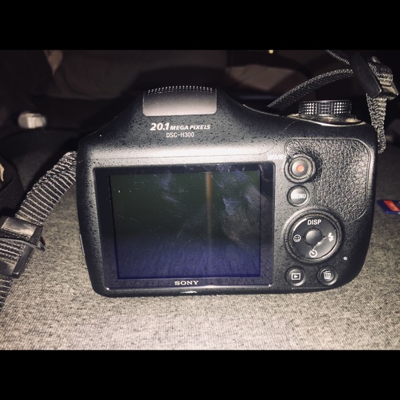 Sony camera - Picture 3 of 5